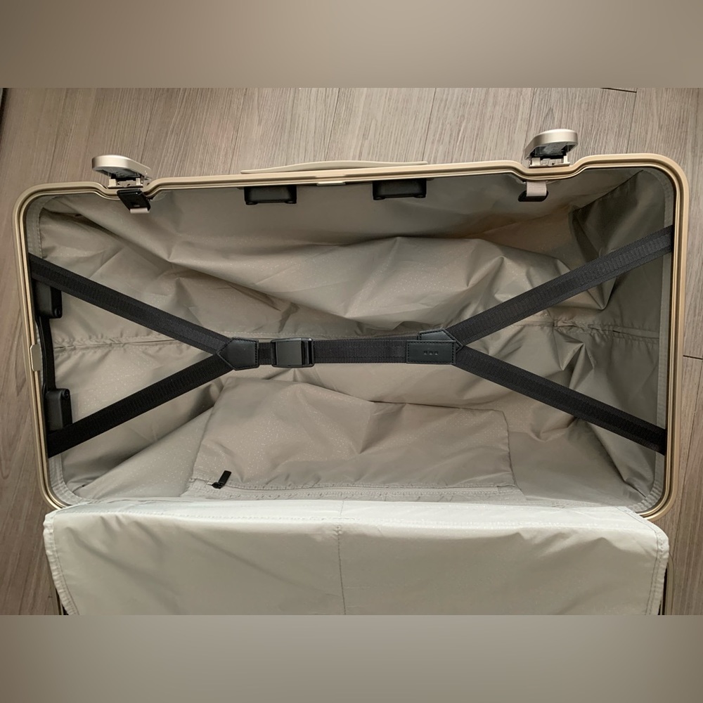 New Hybrid suitcase-trunk w/ telescopic handle, TSA locks & smooth wheel… - Picture 8 of 15